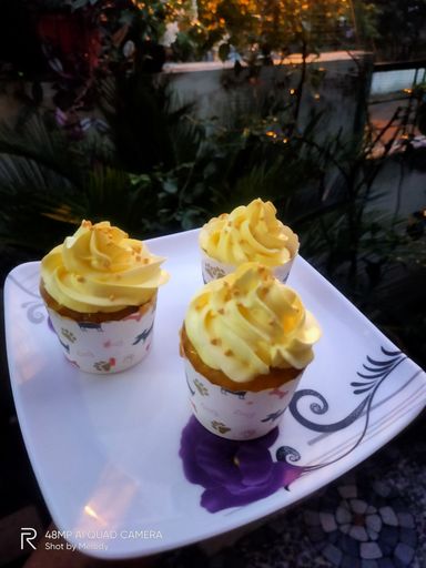 Pineapple Cupcake