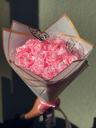 18 Count Ribbon Rose Bouquet