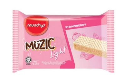 Munchys Muzic Light Wafer Roll Strawberry 100g Pouch