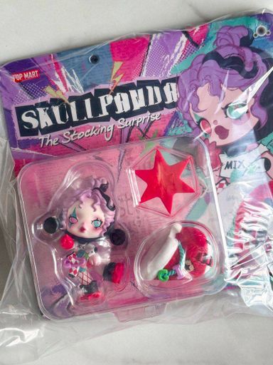 SKULLPANDA The Stocking Surprise Figure