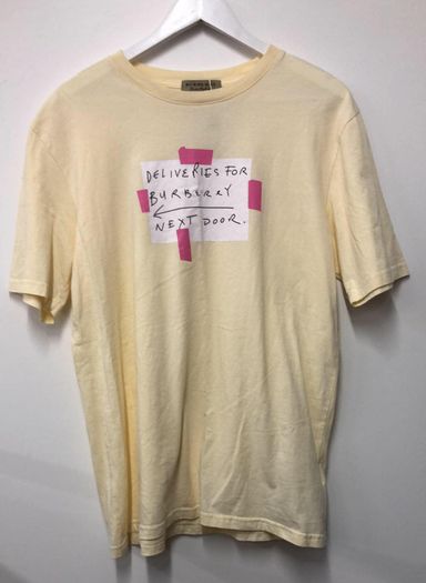 Burberry Tee size xl