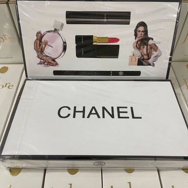 Chanel make up set 