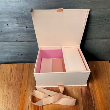 Pink Designed Hardpaper Gift Box with Ribbon�s (size 1)