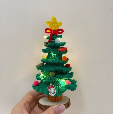 婆婆手工鈎織聖誕樹Crochet Christmas tree by senior lady