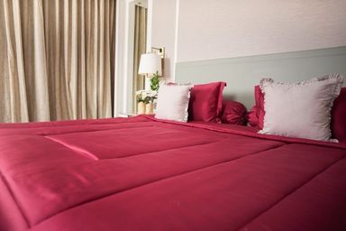 Sleep Buddy Set Sprei Plain Pompien Red Lyocell