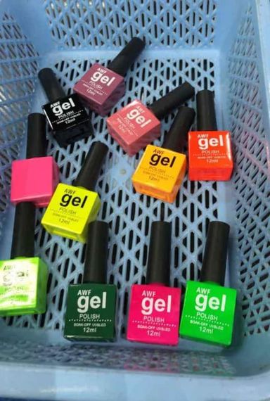 Esmaltes en Gel y Lámpara de Gel