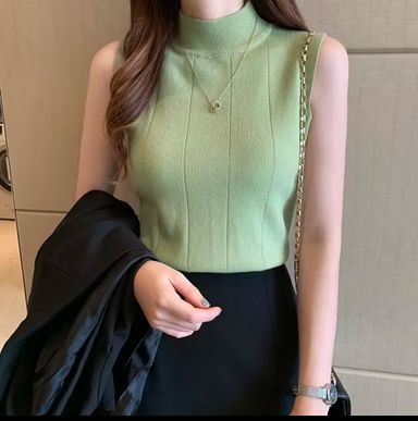 SLEEVELESS KNITTED TOP 