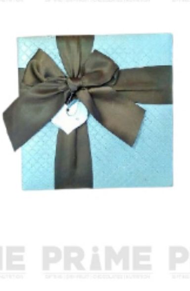 White Square Hardpaper Gift Box With Brown Bow