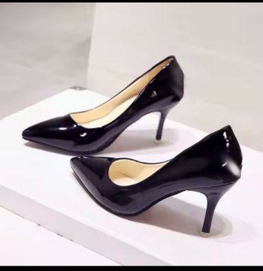 PUMPS PATENT LEATHER 