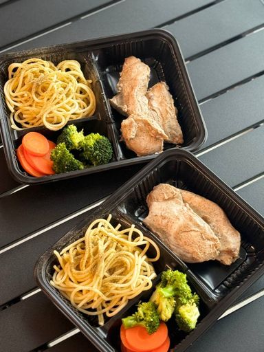 Honey Blackpaper Chicken ( Spaghetti )