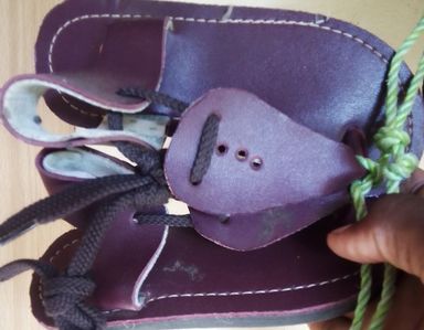 Leather sandals for kids