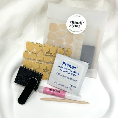 NAIL APPLICATION KIT