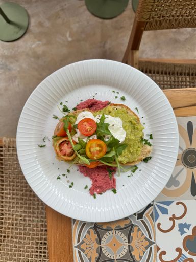 Smashed Avo with Beetroot Hummus & Soft Egg