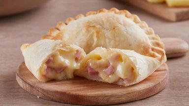 (x1) Empanada de jamón y queso