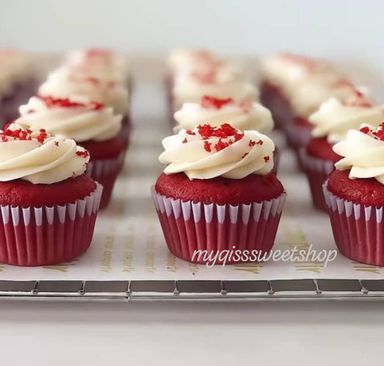 Cuppy Cake- Red Velvet with Cream Cheese