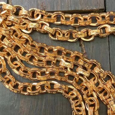 C H Gold Paperchain Necklace