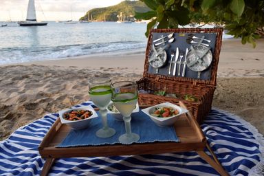 Classic Selection Beach Picnic Hamper 