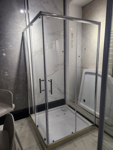 Shower cubicle square 