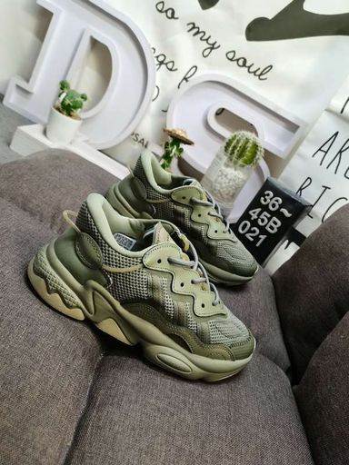 ADIDAS OZWEEGO