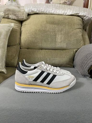 Adidas SL 72