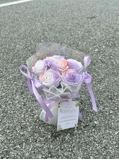 6 Stalk Pearl Yarn Soap Rose Bouquet