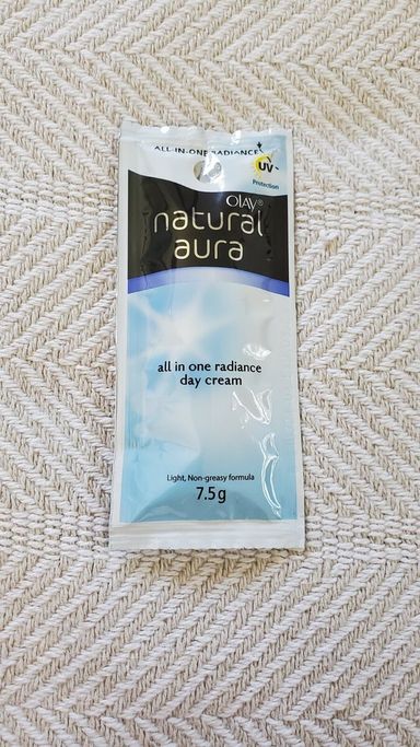 Olay Natural Aura Day Cream Blue 7.5g