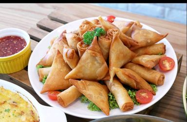 Samosa spring rolls 