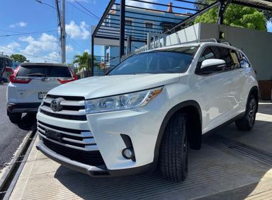 Toyota Highlander LE 2018