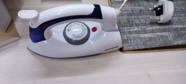 Travel iron box 