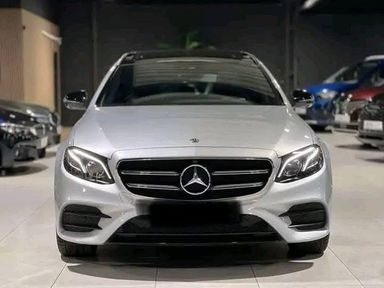 Mercedes Benz E / 2021