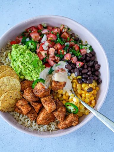 🌮 Burrito Bowl (Served with a Free Drink)