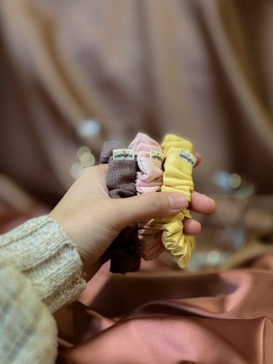 🍩 3-Piece Macaron Box of Lilli Scrunchies