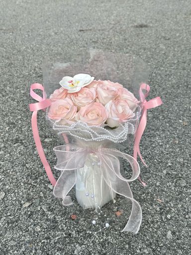 9 Stalk Pearl Yarn Soap Rose Bouquet