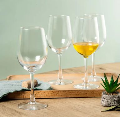 Restaurantware  6 pieces Wine glasses,  Heavy-Duty Stemmed Wine Glasses - Dishwashable, Shatterproof, Clear Polycarbonate Wine Glasses, For All Kinds Of Beverages