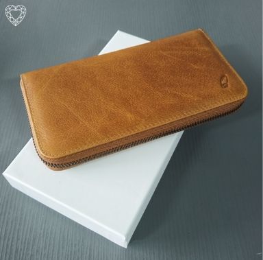 Ladies tan zip up genuine leather wallet