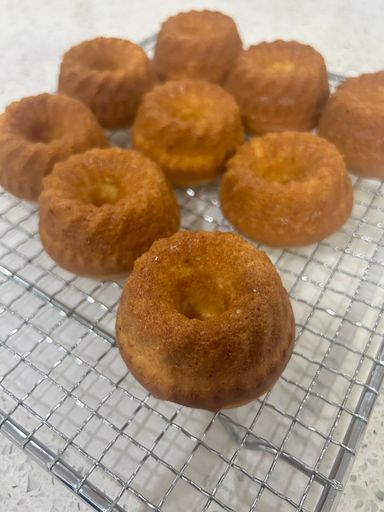 Classic Lemon & Vanilla Bundt Cake