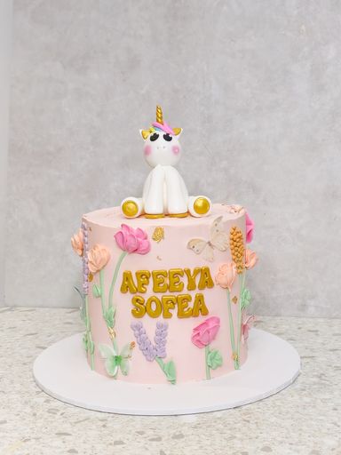 Floral unicorn cake 