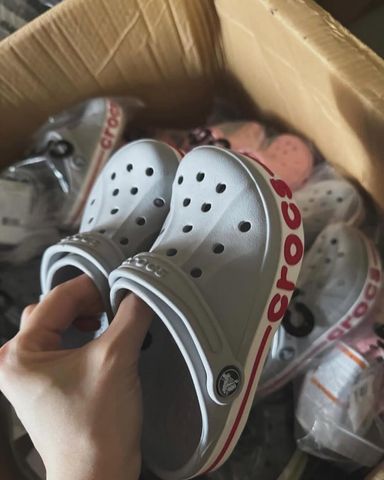 Crocs Paletten zu verkaufen!