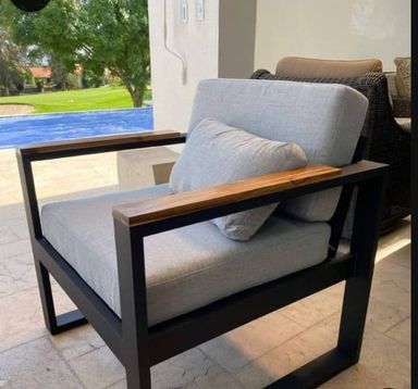 Modern Outdoor Armchair with Teak Armrests - Grey