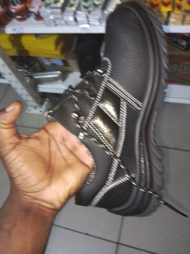 Safety boots 