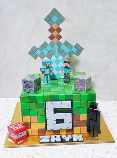 Minecraft cake