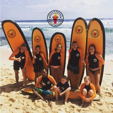 Group lesson surfing