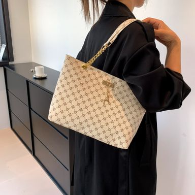 Simple lady bag 4,500 usafiri tu