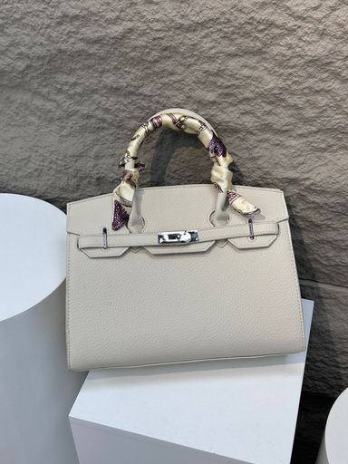 Classic bag 25000 usafiri tu