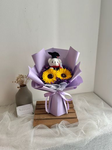 Graduation Bear Mixed Bouquet (Baby Breath)