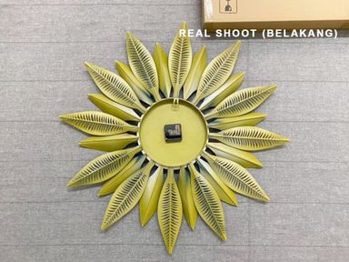 CLOCK IRON WALL DECORATION A2039