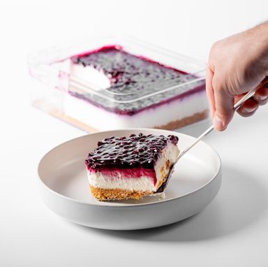  Blueberry Cheesecake (  good for 4 person )  