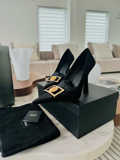Versace lá medusa limited edition heels 
