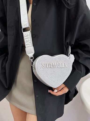 Steve Madden Heart-Shaped Crossbody Bag – Chic & Playful Accessory 💖👜