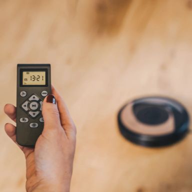 TAURUS - ROBOT VACUUM CLEANER HOMELAND